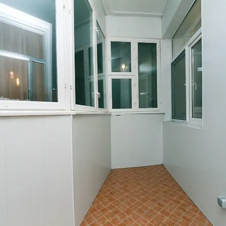 2 Bedroms Right Near Khreashatik * Kiev